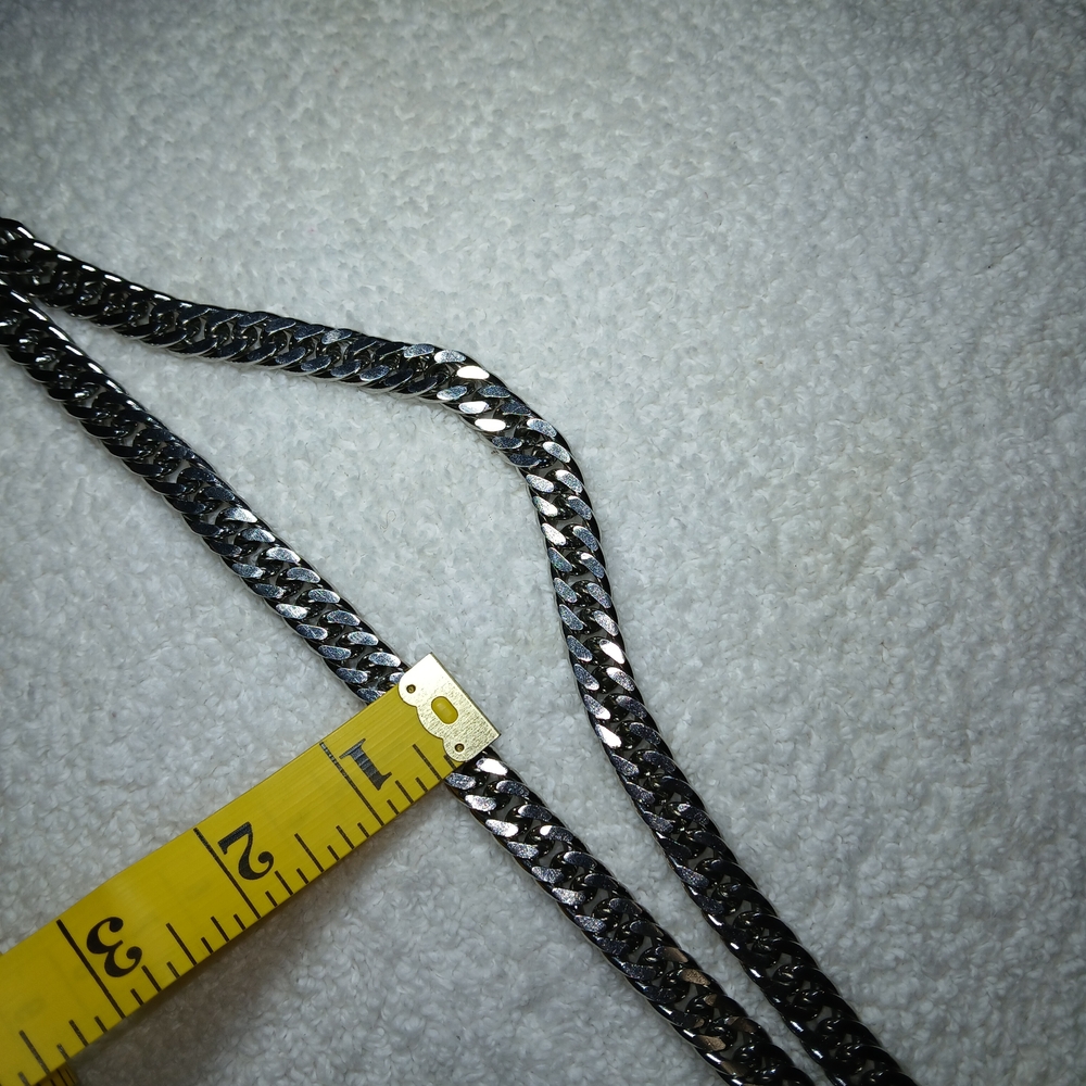 35" Stainless Steal Cuban Link Cain Neckless - Picture 3 of 3